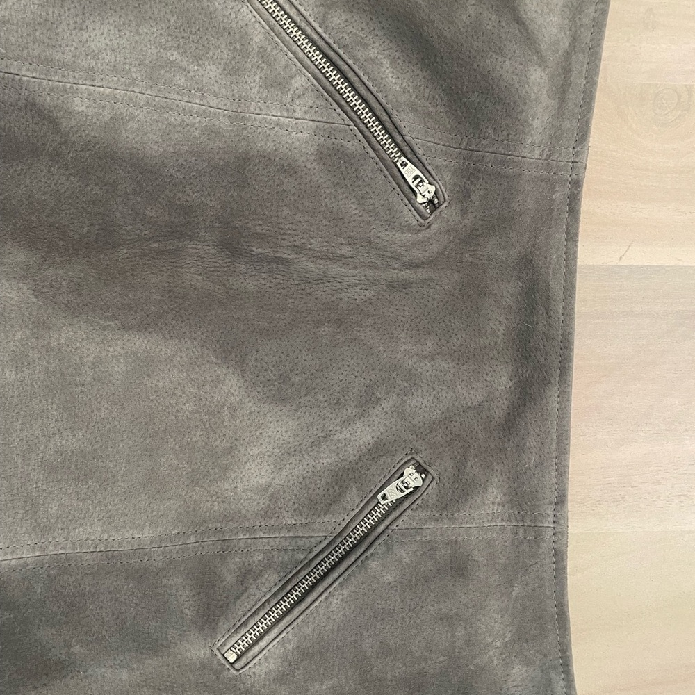 Blank NYC Charcoal Suede Mini Skirt - Picture 4 of 6